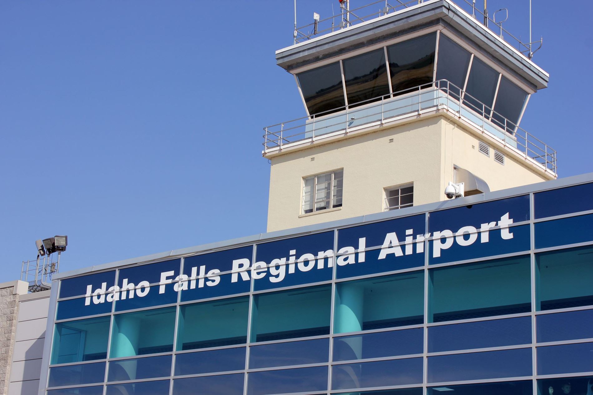 Idaho Airport Parking: Don't Get Grounded by High Prices!